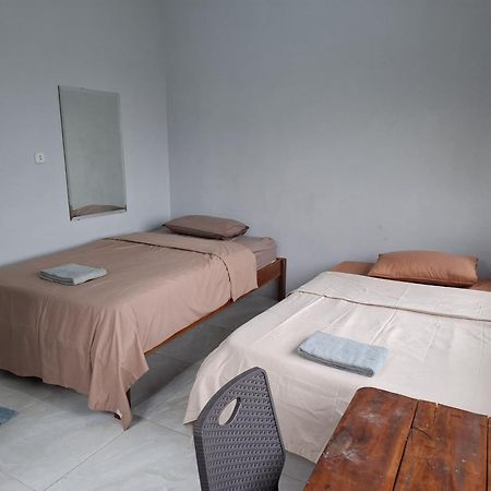 Smiley'S Homestay Berastagi Esterno foto