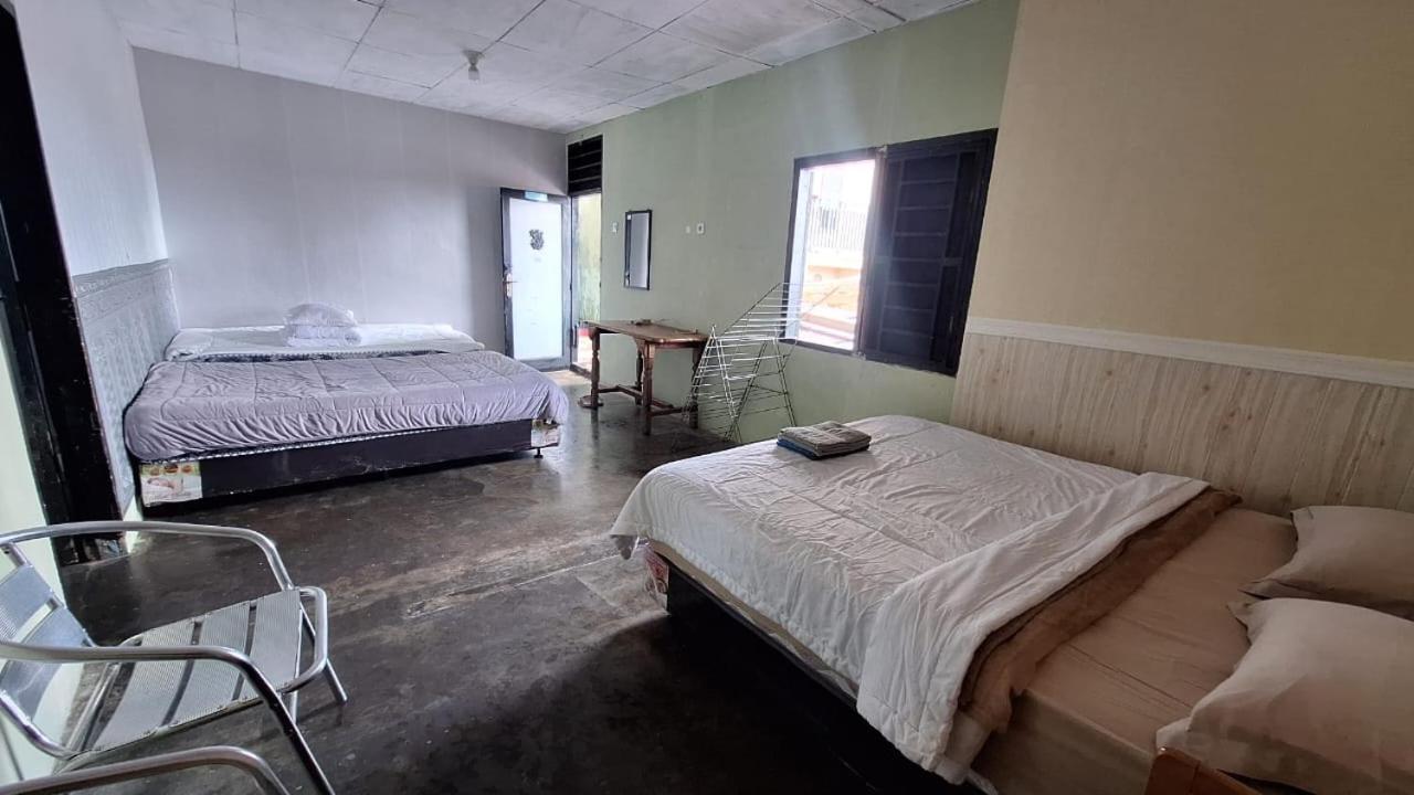 Smiley'S Homestay Berastagi Esterno foto