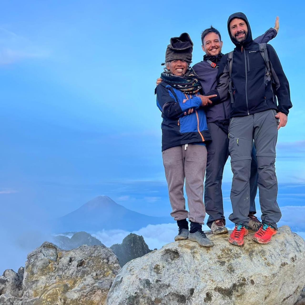 Smiley'S Homestay Berastagi Esterno foto