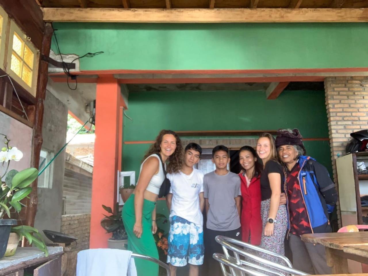 Smiley'S Homestay Berastagi Esterno foto