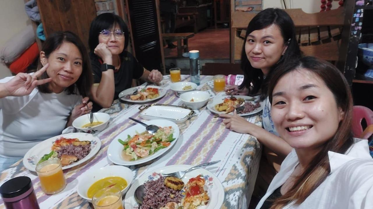 Smiley'S Homestay Berastagi Esterno foto