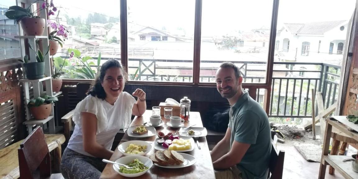 Smiley'S Homestay Berastagi Esterno foto