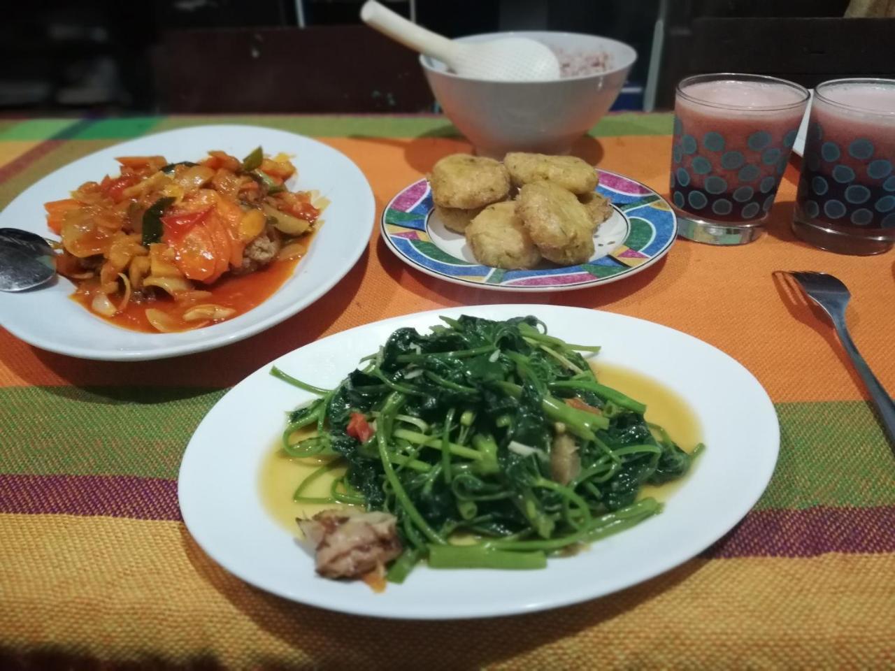 Smiley'S Homestay Berastagi Esterno foto